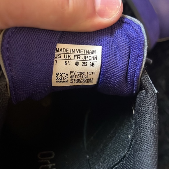 Size 7 Mens Purple & Black Adidas Samoa Sneakers - Picture 3 of 5